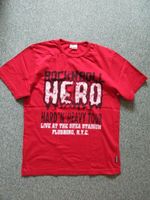 T-Shirt "ROCK’N’ROLL’HERO" Gr. 48 S dunkleres Rot Hessen - Ober-Mörlen Vorschau