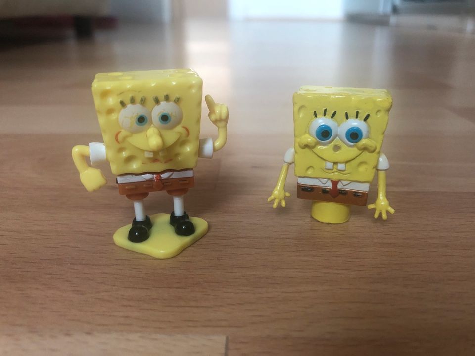 Minions Figuren Kinder Übertaschungsei Sammlung Spongebob 8 Stk. in Gummersbach