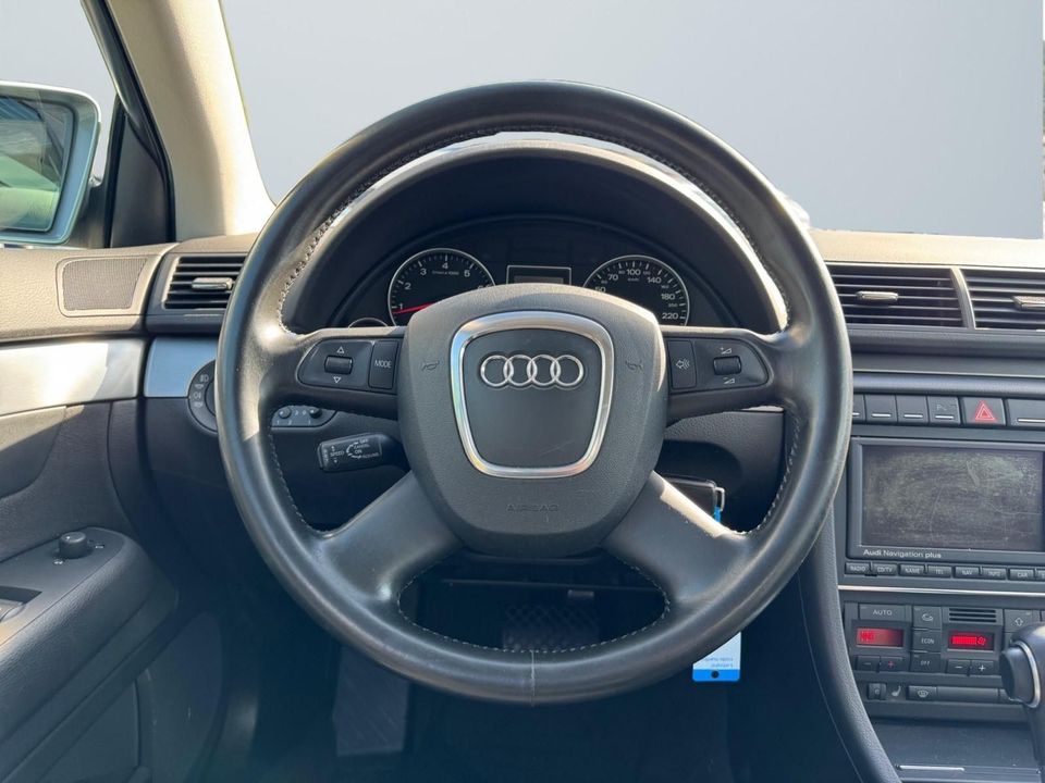 Audi A4 2.0 Lim./AUTOMATIK/MMI/2HAND/TÜV NEU/TEMPOMAT in Albstadt