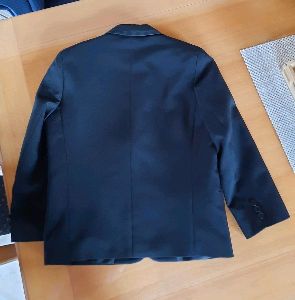 Schwarzer Anzug für Kinder in Größe 134 in Ihlow