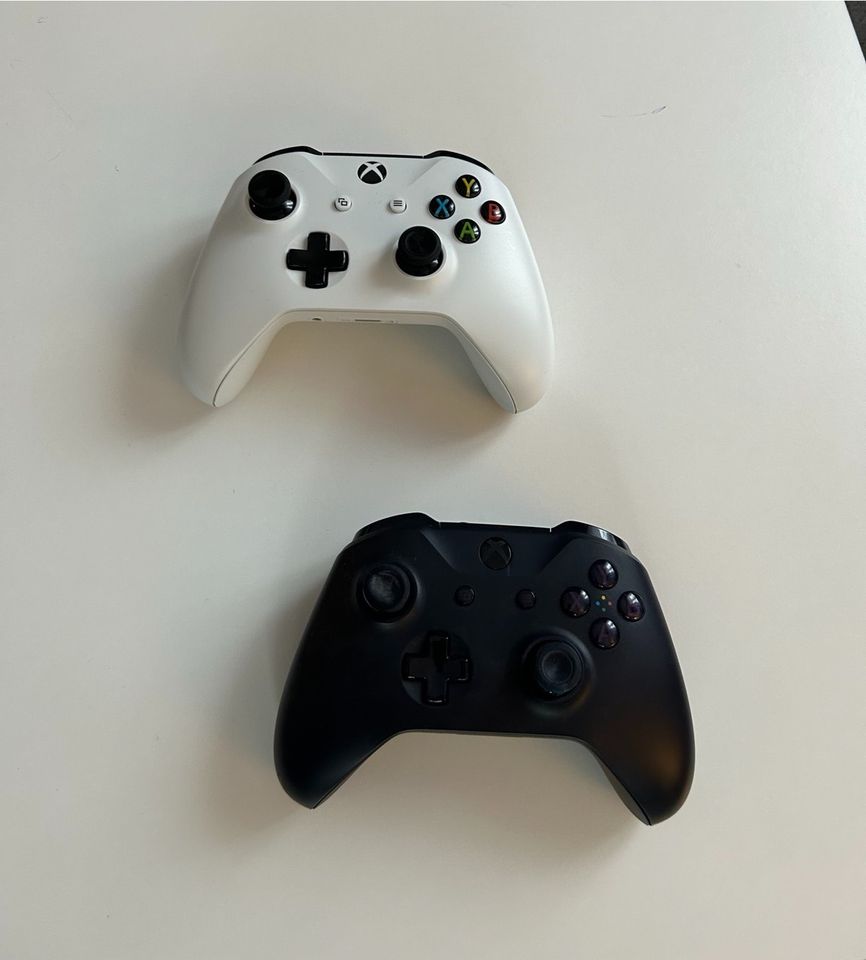 Xbox One S Fortnite Edition inkl. 2 Controllern und 4 Spielen in Gehrde