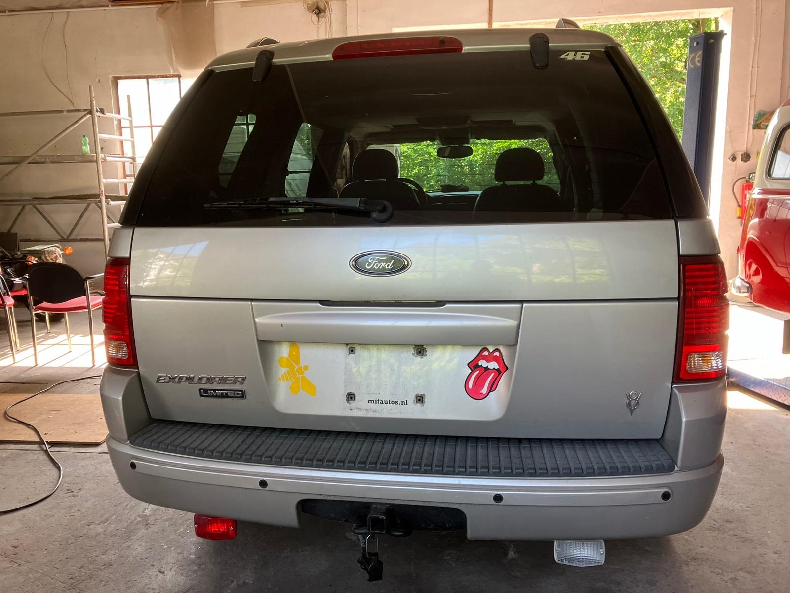 Abbildung des Autos Ford Explorer V8 4,6 L