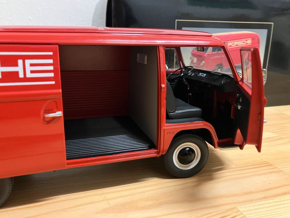 Schuco VW T2a Kasten Bulli  (Porsche Teiledienst) 1:18  OVP in Kierspe