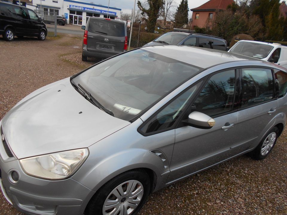 Ford S-Max 2,0i/7-Sitzer/Klimaaut./MFL/Gepflegt/Tüv neu in Stadthagen