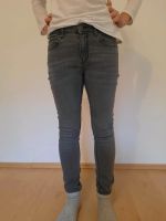 Zara Skinnyjeans grau Größe 38 Stuttgart - Weilimdorf Vorschau