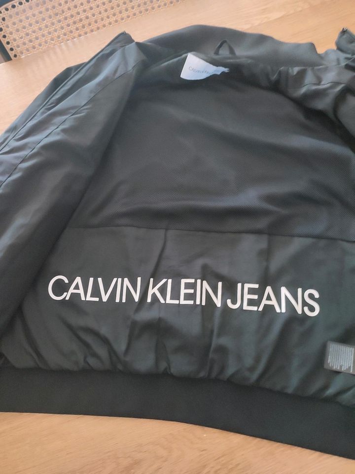 Calvin Klein Jacke, schwarz, Herren, Gr.M, wattiert, wie neu! in Schwülper