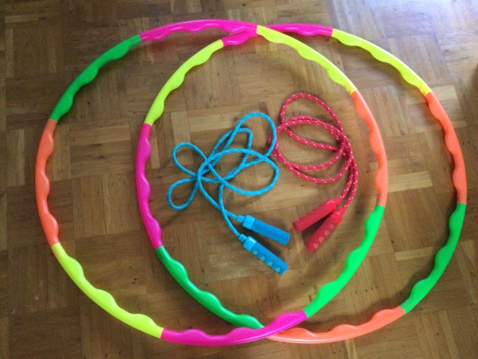 HUDORA 2x Hula Hoop Reifen plus 2x Springseile in Nordrhein-Westfalen -  Finnentrop | eBay Kleinanzeigen ist jetzt Kleinanzeigen