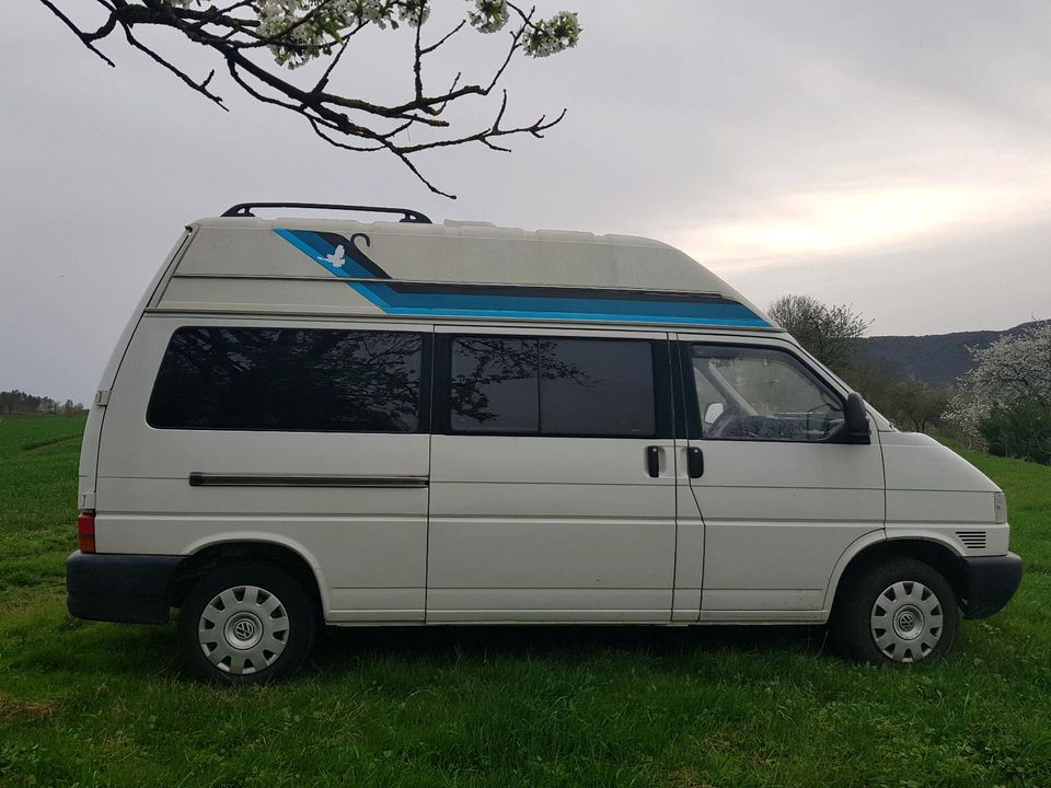 Campingbus VW T4 mit Hochdach. in Kaufungen