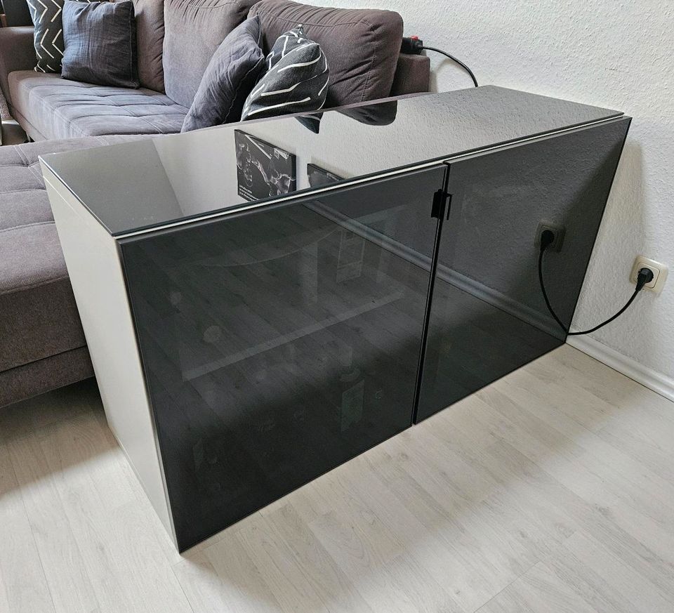 Ikea Besta / Side Board / TV-Bank / Glasvitrine / 120x40x64 in München