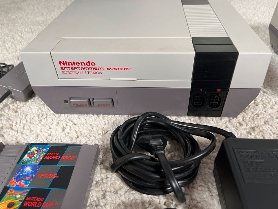 Nintendo NES Bundle mit Controller und Tetris in Altenholz