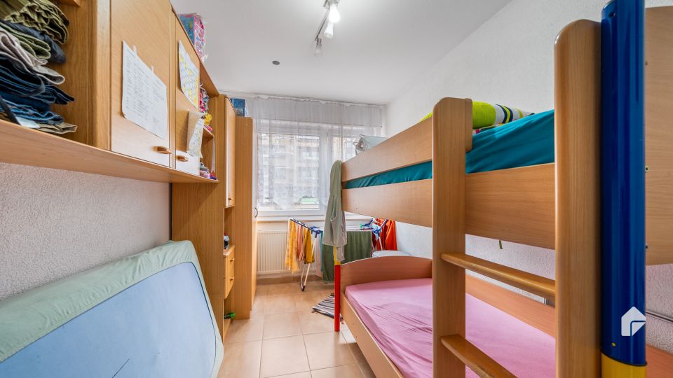 Helle Dreizimmerwohnung mit modernem Design und zwei Balkonen in Stuttgart