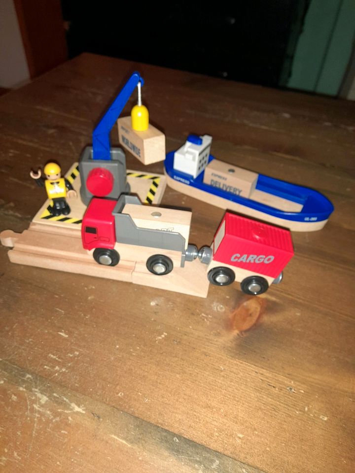 Ergänzung Holzeisenbahn Kleinanzeigen in Holz/ Kleinanzeigen Nordrhein-Westfalen Holzspielzeug gebraucht Containerhafen | jetzt oder ist - neu kaufen, Dinslaken Playtive günstig eBay |