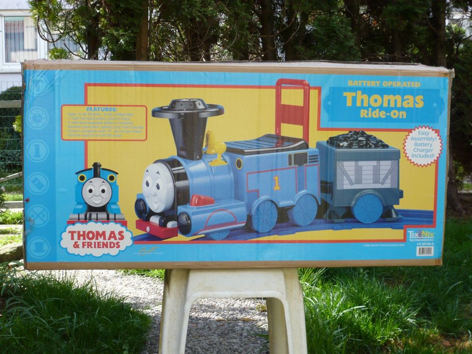 batteriebetriebener "Thomas The Train" für Kinder zum draufsitzen in Plochingen