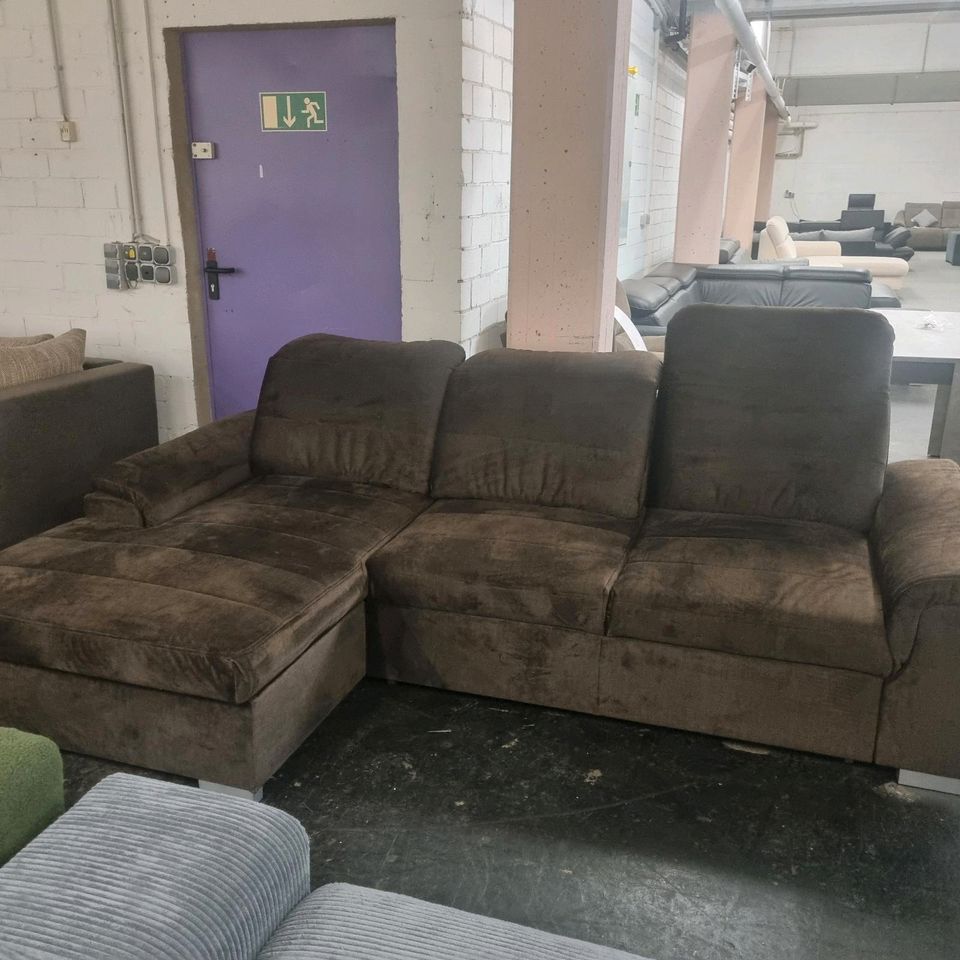 Ecksofa, Couch mit Schlaffunktion und Bettkasten inkl Sitztiefenv in Offenbach