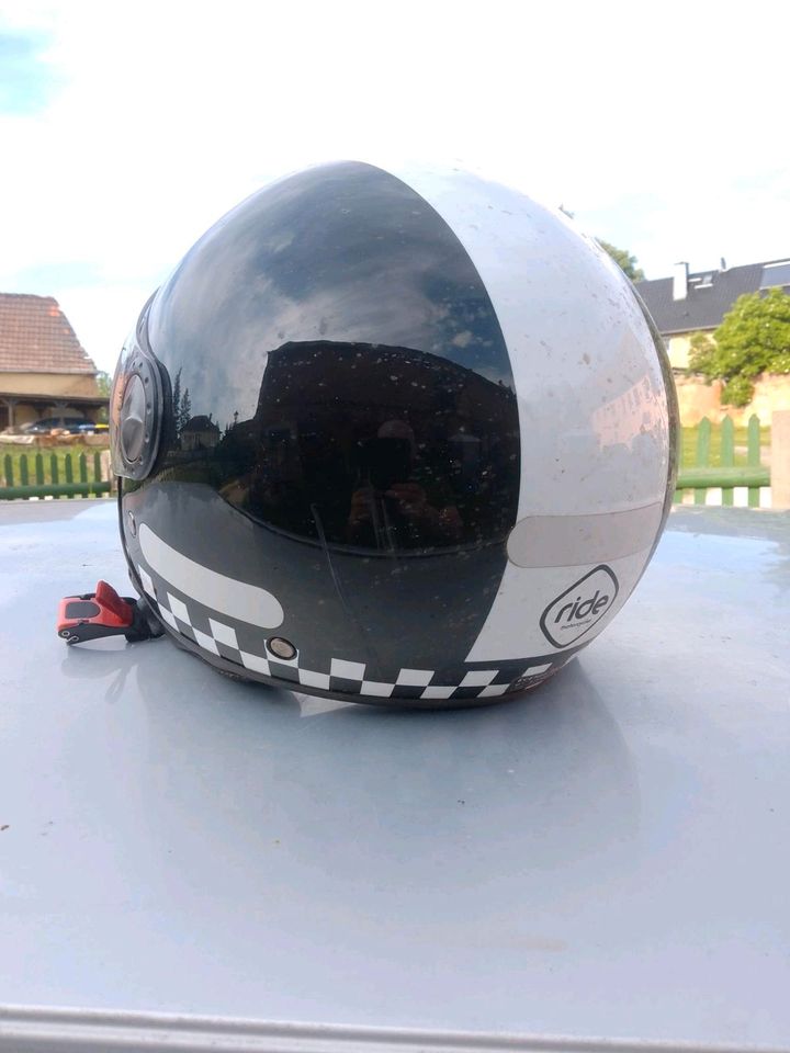 Roller Helm in Naumburg (Saale)