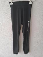 Damen leggings Hose Nike 2 Stücke zusammen Nordrhein-Westfalen - Spenge Vorschau