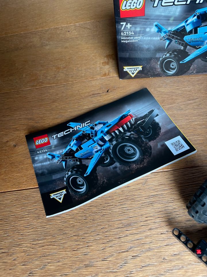 Lego Technic 2 Modelle Monster Jam Megalodon 42134 mit OVP in Dortmund