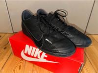 Fußball Schuhe für die Halle / 46 Nike Schwarz Berlin - Reinickendorf Vorschau