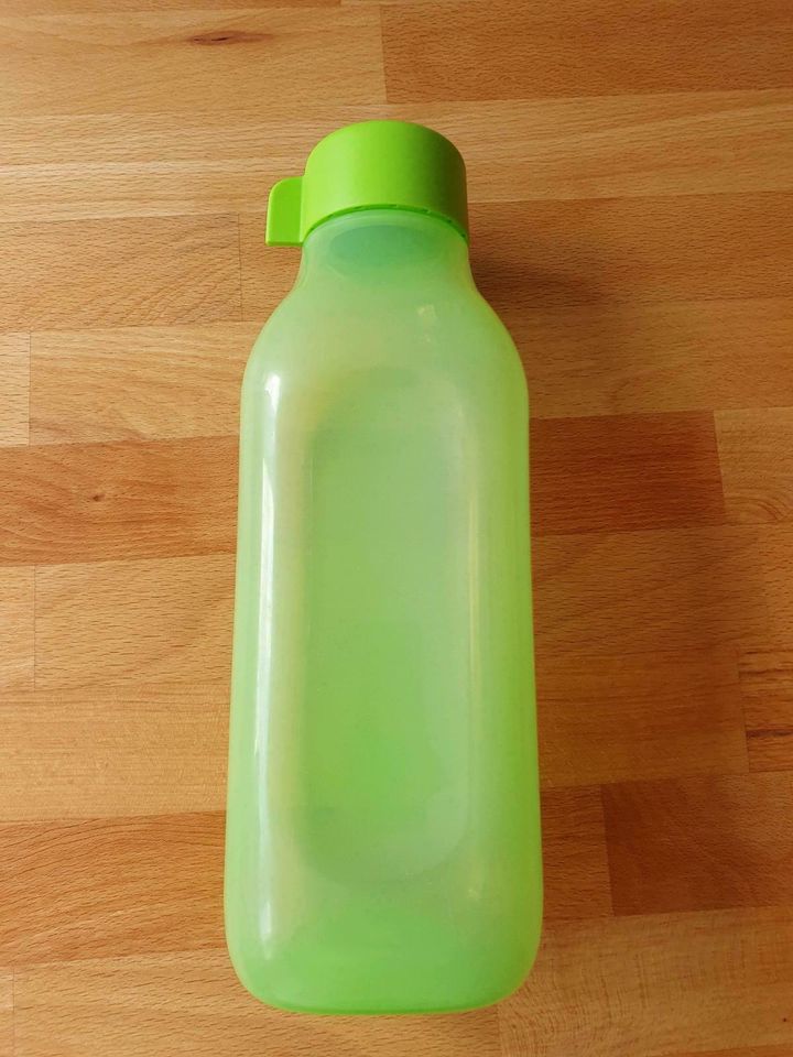 Tupperware EcoEasy Sport Trinkflasche grün 1000ml (gebraucht) in Augsburg