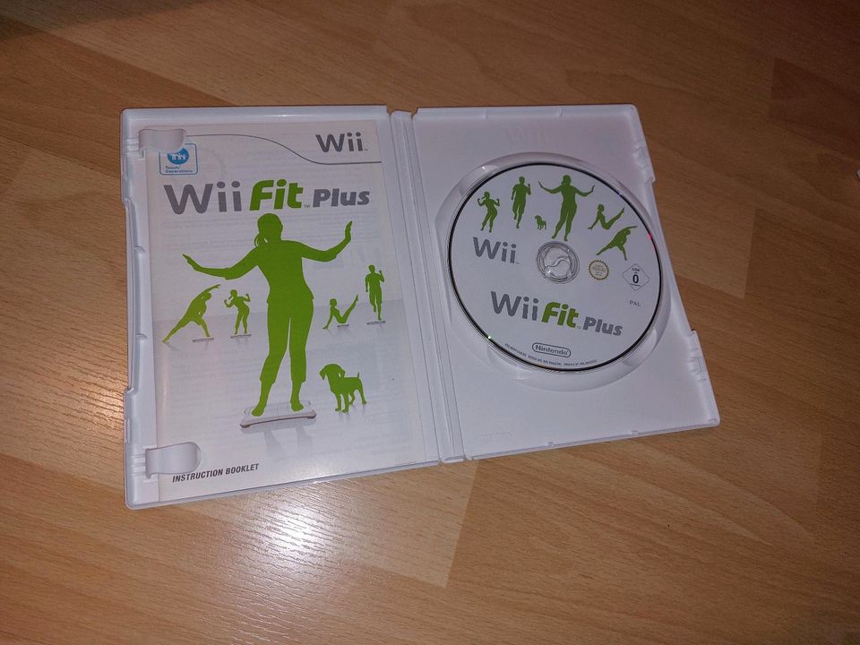 Wii fit Plus Set in Hügelsheim