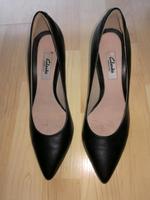 Clarks Narrative Pumps Leder schwarz Gr. 38 39 Pfennigabsatz Hessen - Weilmünster Vorschau