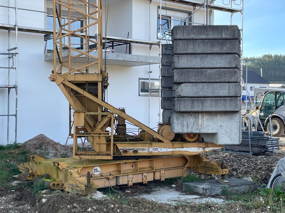 Baukran Liebherr 33K in Allmendingen