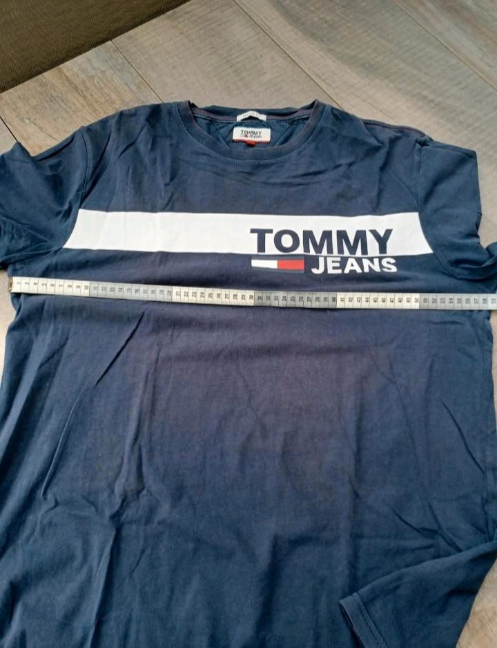 Tommy Hilfiger Herren T Shirt Gr.L in Aholming