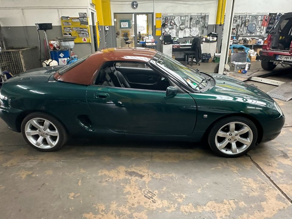 Cabrio Feeling pure MGF Roadster 1.8 in British Racing Green in Weinheim