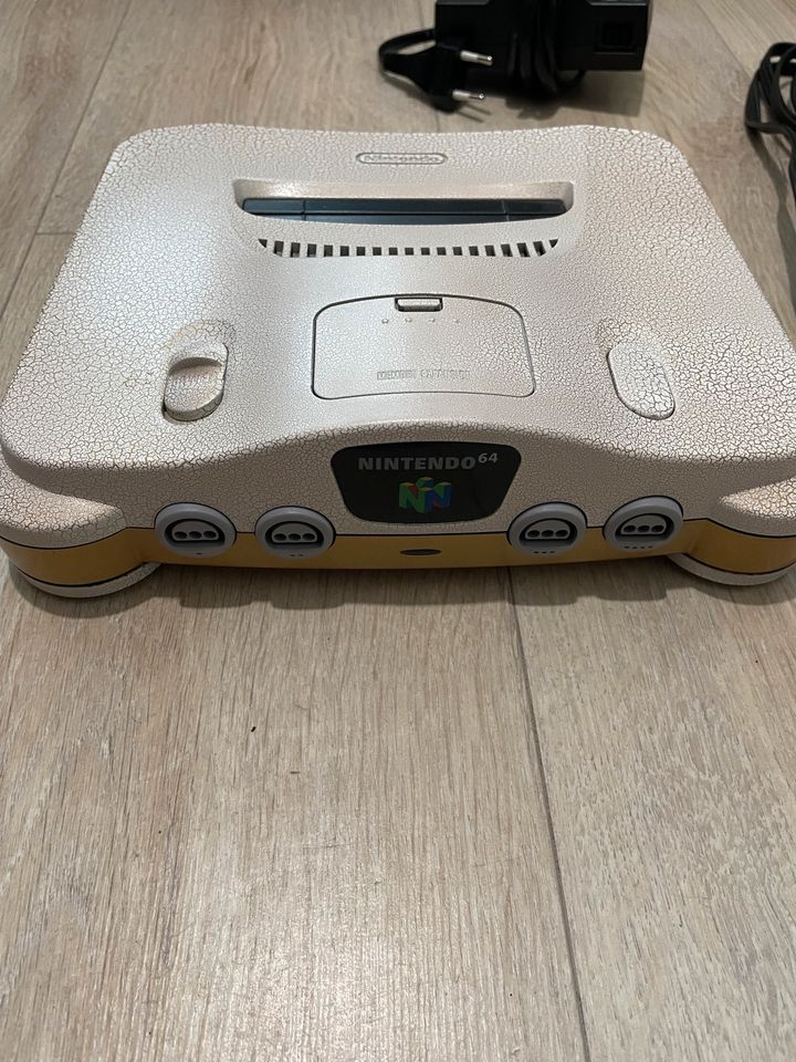 N64 Konsole handgefertigtes Gehäuse in Köln