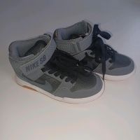 Nike SB Turnschuhe Grau Gr. 27.5 NEU Stuttgart - Stuttgart-Ost Vorschau