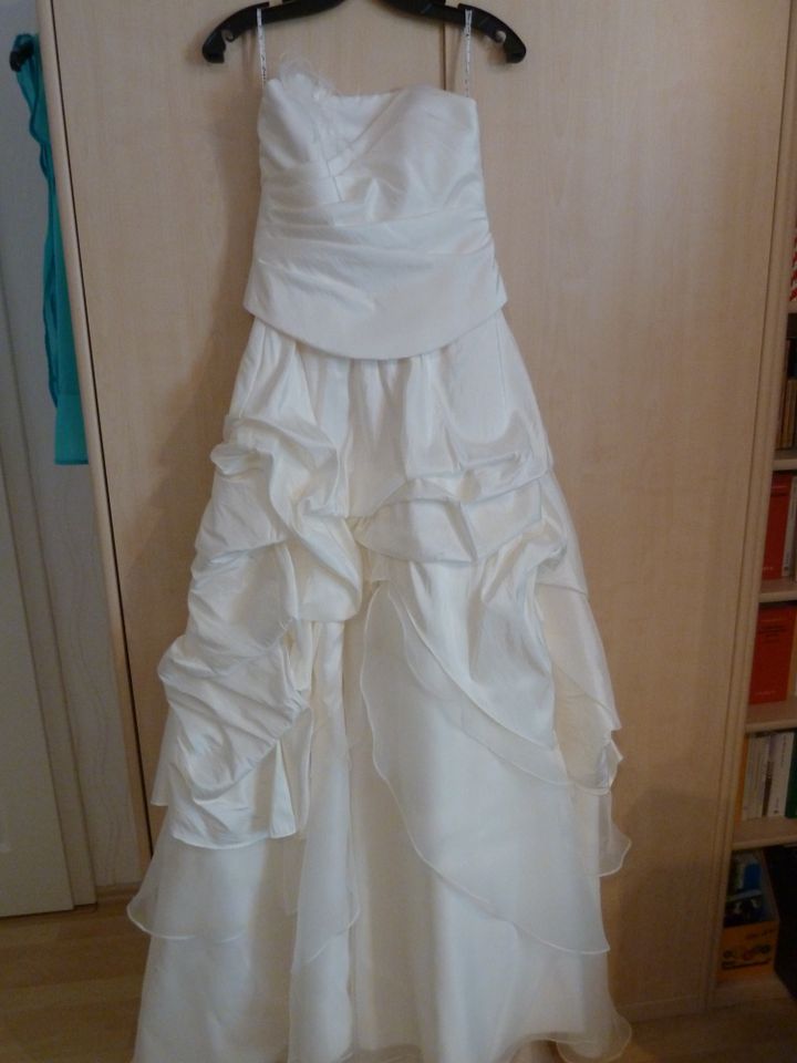 Hochzeitskleid Brautkleid Gr. 36/38 creme in Freiberg