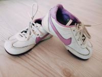 Nike Mädchen Schuhe Gr. 23 weiß lila Nordrhein-Westfalen - Dorsten Vorschau
