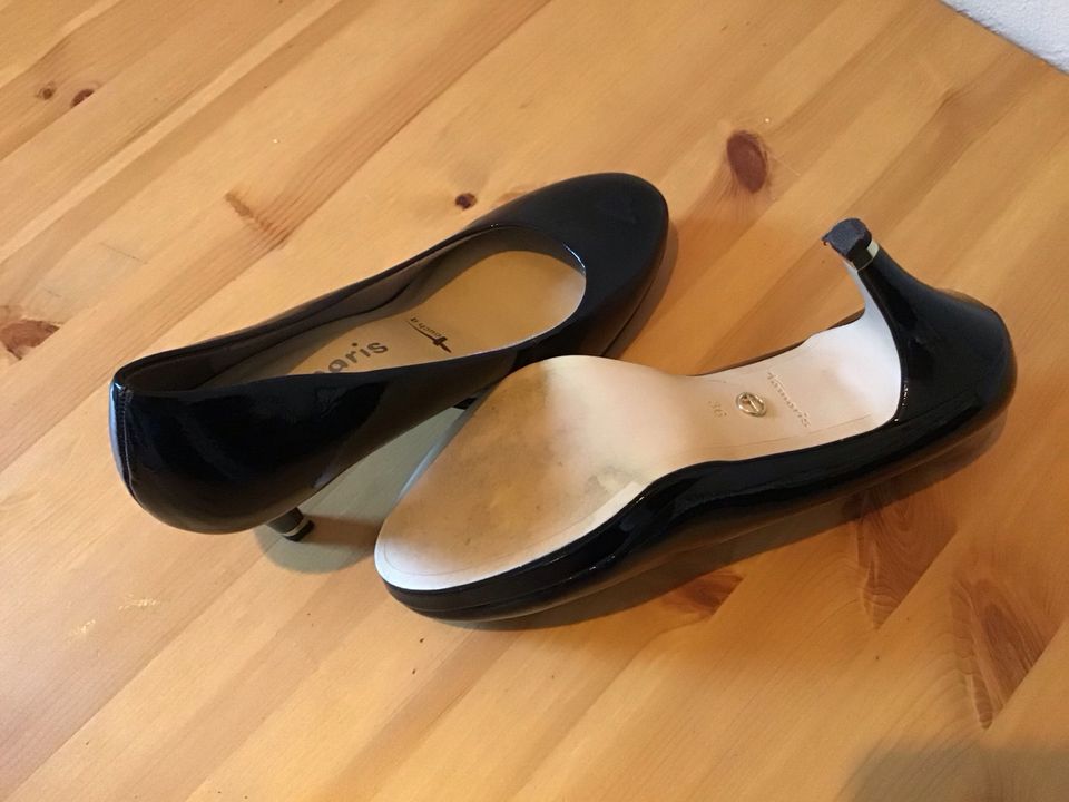 Schwarze Lack Highheels Pumps neuwertig Tamaris | 36 in Köln