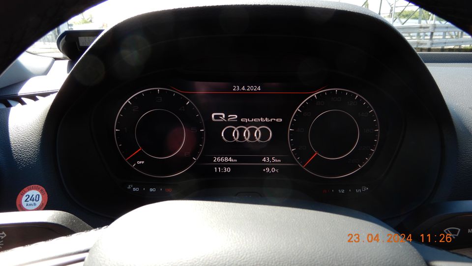 Audi Q2 S line Quattro B.J. 04-2023 TDI 150 PS 27000 km in Köln