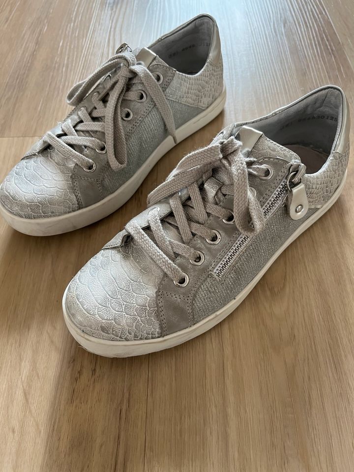 Damen  Sneaker von Remonte ,Gr. 38,, silberfarben, neuwertig! in Neuhof