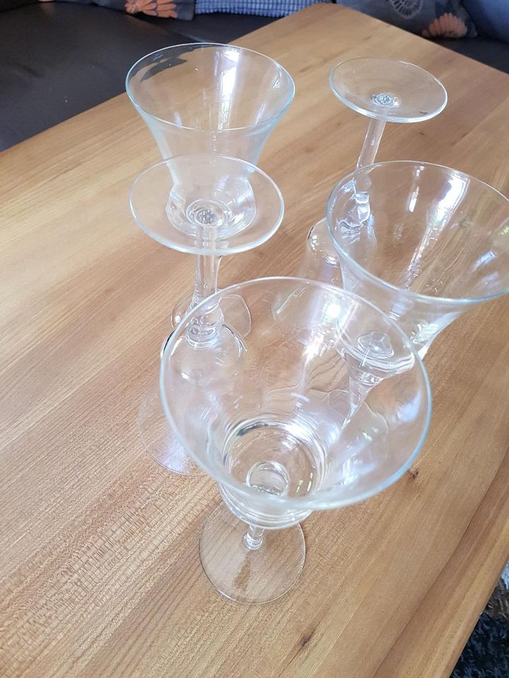 5 Stück Weingläser Gläser zu verschenken in Übersee