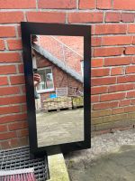 Großer Spiegel auf schönem schwarzen Holzhintergrund Nordrhein-Westfalen - Emsdetten Vorschau
