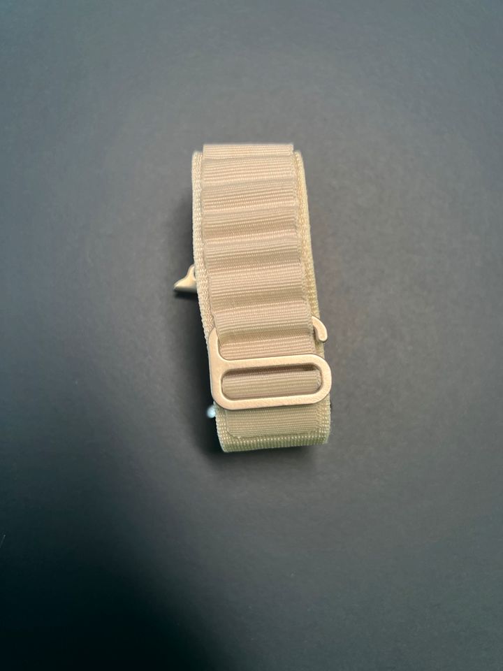 Apple Watch 42/44/45/49 mm beige Armband in Stuttgart