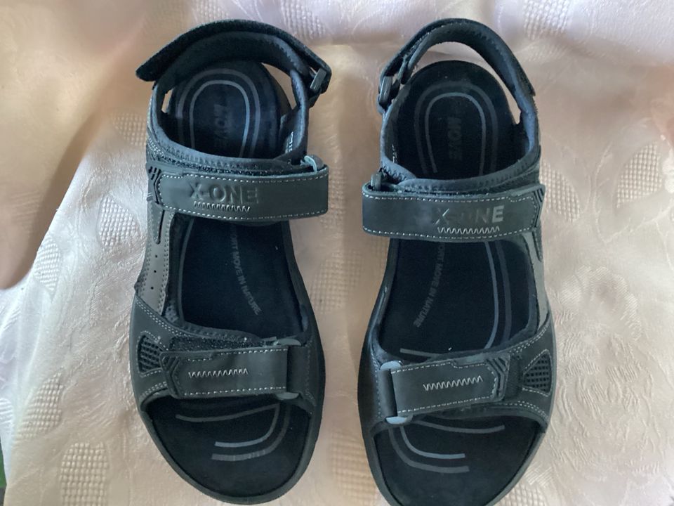 Sandalen X-One Leder Gr. 44 Neu! in Donaueschingen