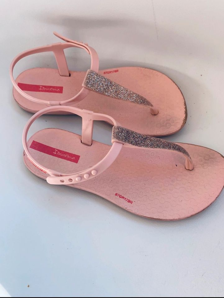 IPANEMA Kids süße Badesandalen, Flip Flops in Rosé Gr 31 / 32 in Esslingen