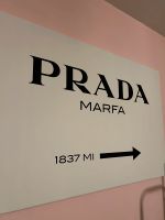 Prada Marfa Bild auf Leinwand 120x80cm Hessen - Darmstadt Vorschau