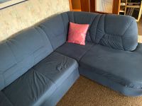 Blaue Couch und blauer Sessel samt Fußhocker Hessen - Großenlüder Vorschau