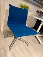 Vitra Eames EA 106 Alu Chair Hopsak blau drehbar Baden-Württemberg - Göppingen Vorschau