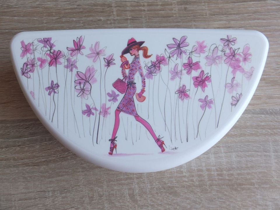 Brotdose Lunch Tupper Tupperware mit Motiv Blumen Lady Größe 18 c in Aachen