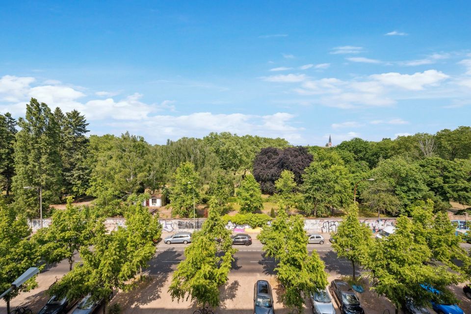 Luxuriöses Wohnen in hochmoderner Altbauwohnung in Berlin