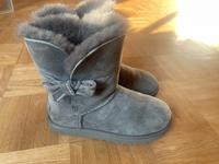 Original UGG Boots Gr.38 38,5 5,5 grau Glitzer süß top Bayern - Schlüsselfeld Vorschau