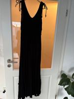 Only schwarzes Maxikleid Gr. XS 34 fast neu NP 49,95 Hessen - Bad Nauheim Vorschau