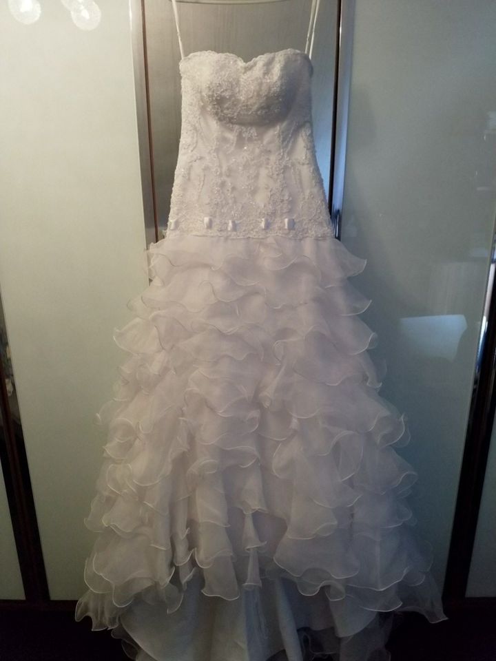Hochzeitskleid Brautkleid rein weiß Gr. 38 in Ecklingerode