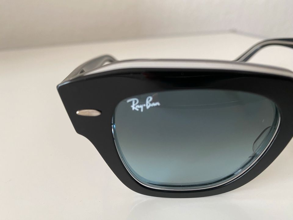 Sonnenbrille von RayBan, RB2186 StateStreet in Duisburg