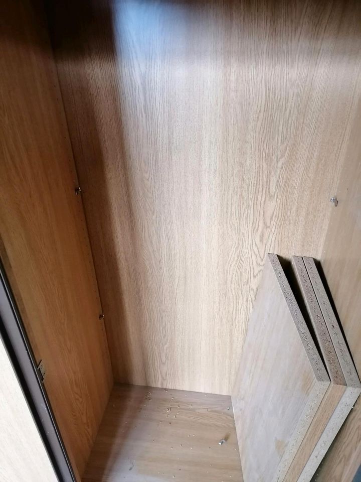 Aktenschrank Büro Schrank Holz abschließbar Schiebetüren 120x110 in Rodalben